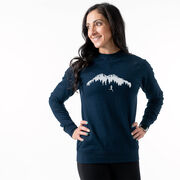 Running Raglan Crew Neck Pullover - Trail Runner in the Mountains