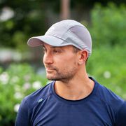 RunTechnology&reg; Performance Hat - Light Gray