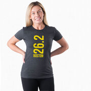 Women's Everyday Runners Tee - Boston 26.2 Vertical