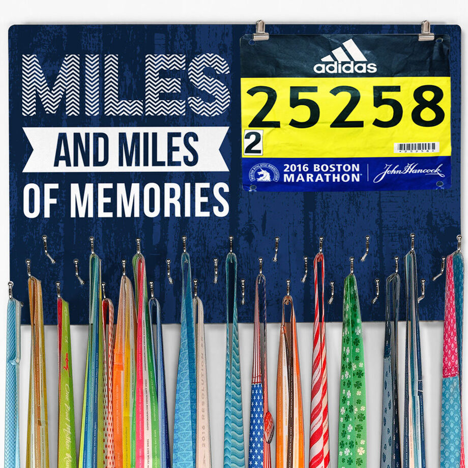 Run 50 States Medal Holder with race bib clips and 50 hooks *** Chalkb –  York Sign Shop