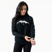 Running Raglan Crew Neck Pullover - Trail Runner in the Mountains