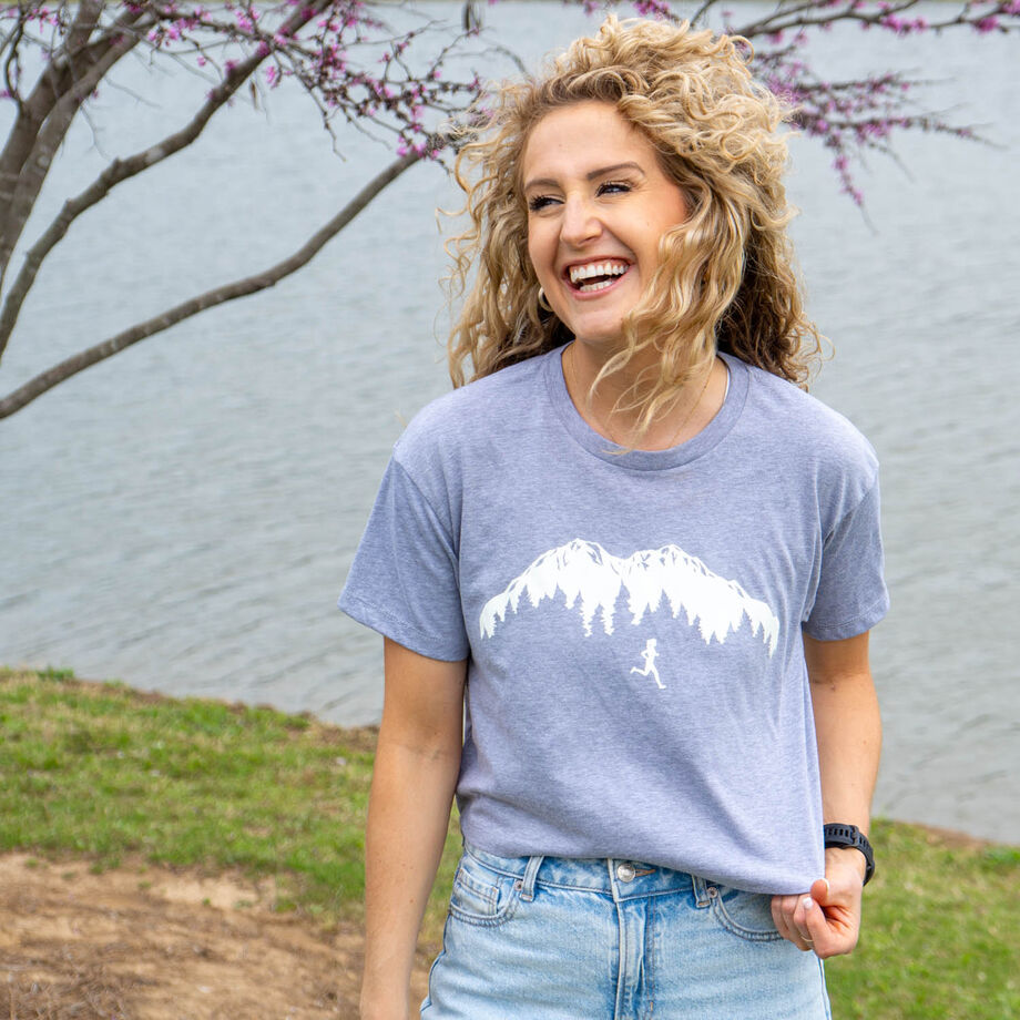 Running Short Sleeve Crop Tee - Trail Runner in the Mountains Female
