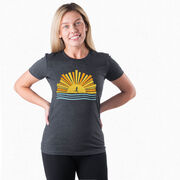 Women's Everyday Runners Tee - Here Comes The Sun