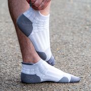 RunTechnology&reg; Performance Socks (White)