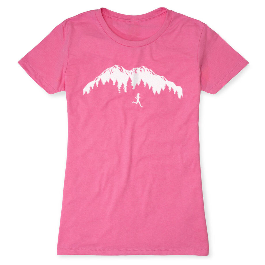 Women's Everyday Runners Tee - Trail Runner in the Mountains